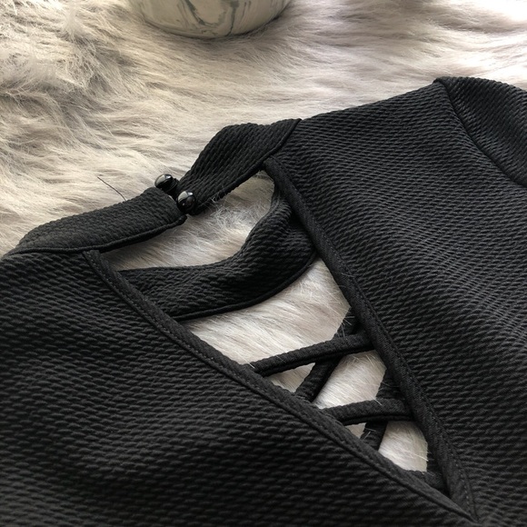 2/$30 ALL ITEMS WILL BE GONE BEFORE HOLIDAY AND NEGOTIABLE/BUY NOW! Black Top - Picture 2 of 4